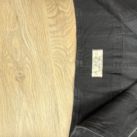 NWT Zip Up Free People Black Denim Mini Skirt Size 29 - Picture 5 of 6